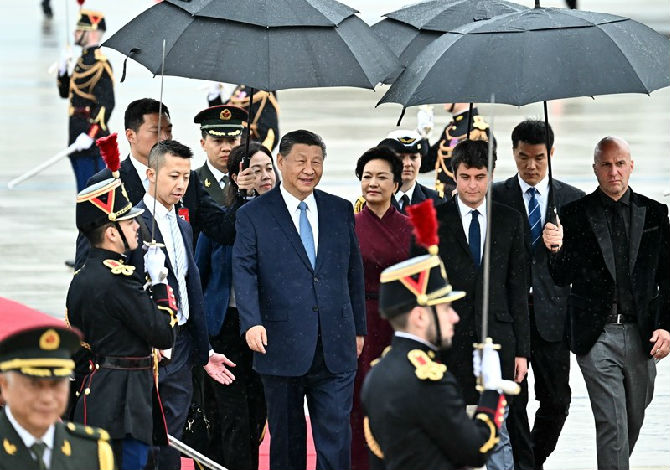 习近平在法国.jpg