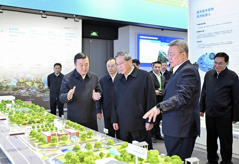 李强强调给百姓提供高质量住宿.jpg